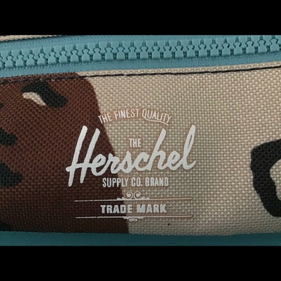 🌟$10 add-on🌟 Herschel NWOT pencil case/makeup bag - NWOT - Picture 6 of 7